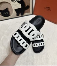 💜 Hermès slippers 愛馬仕 厚底豬鼻子鏈條拖鞋女款外穿休閒一字露趾沙灘涼鞋(貨號：ayolgj)