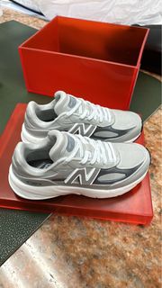 7-eleven New Balance 990v3 灰色運動鞋模型