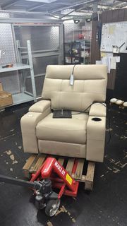 米色電動按摩椅