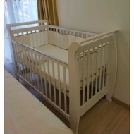 Seni Daya Costa Solid Wood  4-in-1 Convertible Baby Cot 70 cm x 130cm (White/Walnut ) Combo Deal Fre