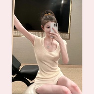 เสื้อยืดคอเหลี่ยมเซ็กซี่สั้นเข้ารูปสำหรับใส่ในฤดูใบไม้ผลิและฤดูร้อน เสื้อชั้นในผู้หญิง TiTi Beauty G