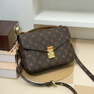 🏷️LV 路易威登．Pochette Métis 老花郵差包 M44875 芯片款