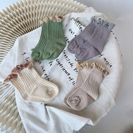 Socks for babies, socks with checkered ruffle collar