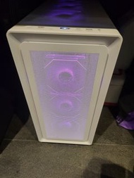 白色 電腦機箱 連RGB風扇