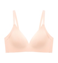 Triumph เสื้อชั้นในแบบไม่มีโครงคัพทรงนวัตกรรม Tri zone รุ่น Tri-zone P รหัส 10216272 สีครีม 00CS