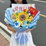 毕业季大束针织花束成品锦鲤前程似锦送男女朋友高中考仪式感礼物6.18 Graduation season large knitted bouquet finished product, symboli