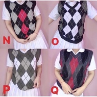 (This Price Is For 2pcs) ARGYLE VEST SWEATER 22pcs