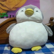 preloved boneka pinguin miniso doyoung