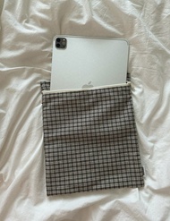 iPad 書本收納包 009 黑格紋