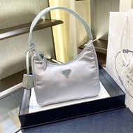 Prada 腋下尼龍包