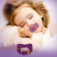 【深度睡眠守護者】兒童款防張口呼吸矯正貼，夜間閉嘴貼，物理止鼾神器。科學設計，溫和貼合，有效減少打呼嚕，改善口呼吸習慣，守護您與家人的甜美夢境，一夜安睡到天明。