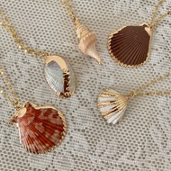 Rainbeads | Seashell Necklace - Beach Necklace | Titanium necklace