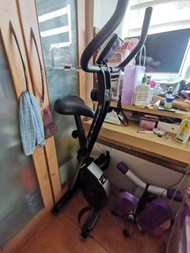 二手健身單車（OTO ZB-100)加腳踏器（Domyos)