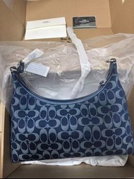 新款 coach  手袋 背囊 斜孭袋