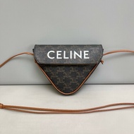 Celine Triomphe 老花大號三角斜背包