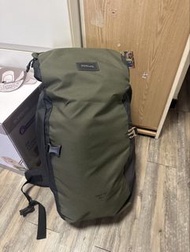Quechua Forclaz 旅行背包 + 充氣床墊 + 頭燈