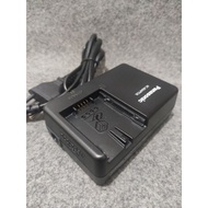 Original Panasonic Charger NV-GS25, GS27, GS35, 60, GS85, GS230, GS320, GS400, GS500