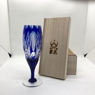 芽上的弧形長笛香檳杯