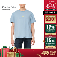 [999.-] CALVIN KLEIN เสื้อยืดคอกลมแขนสั้นผู้ชาย Graphic Printed ทรง Regular รุ่น 4RB824G CFF - สีฟ้า