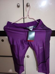 Nike 紫色 Dri-FIT 緊身運動七分褲