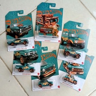 Hot Wheels Pearl &amp; Chrome 56th Anniversary Ass