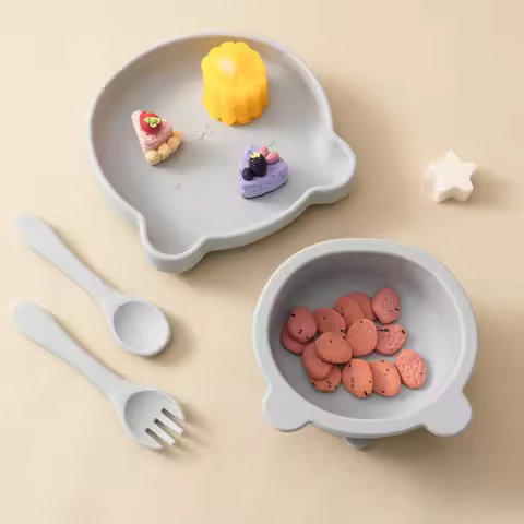 4Pcs Children's Tableware Set Baby Feeding Food Training Silicone Tableware Baby Sucker Dishes Plate
