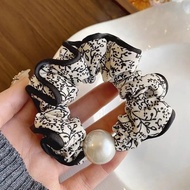 [Temperament Black White Floral Small Intestine Hair Rope Pearl Hair Tie Ponytail] Simple Head Rope 