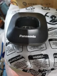 室內電話座 Panasonic kx tg1611hk主機 40元 在九龍灣港鐵站A交易的，你們可以不用出閘口交收的，多謝你們呀