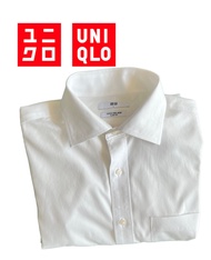 เสื้อเชิ๊ตแขนยาวสีขาว ยูนิโคล่ รุ่น uniqlo super non iron มือสองชนช็อป second hand