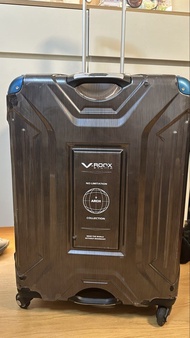 V-ROOX STUDIO 28吋行李箱