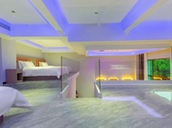SOLO E-sports Hotel (South Bus Station Store)