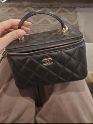 情人節禮物之選！ 長盒子Chanel Handbag  vanity with chain 長盒子 全新full set 未開箱❤️❤️❤️