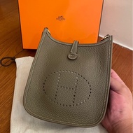 HERMES 大象灰金釦MINI EVELYNE 16