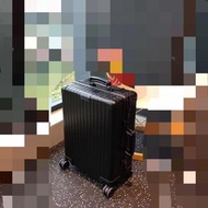 Rimowa Essential 經典黑色行李箱