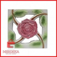Roster - Loster Keramik Trisensa Motif Bunga Mawar - Lubang Angin +