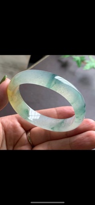 冰種翡翠玉鐲 天然翡翠 緬甸A玉 手鐲 • 冰種黃綠飄花翡翠貴妃鐲