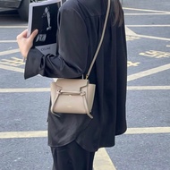 Celine belt pico 奶茶色鯰魚包