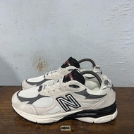 Sepatu second branded new balance 990 V3 size 42