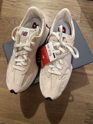 New Balance 327 米白色運動鞋