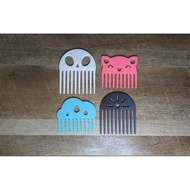 Handy cute comb 4 pieces