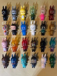 The Monster Labubu 第一第二代