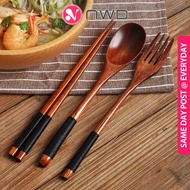《 𝗦𝗣𝗟𝗜𝗡𝗧𝗘𝗥 𝗙𝗥𝗘𝗘 》3 In 1 Japanese Wooden Cutlery Set Dinner Tableware Dinnerware Sudu Garpu Kayu 餐具