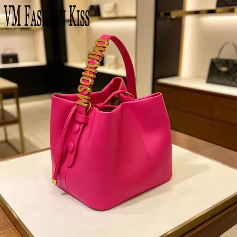 2026 New Light Luxury Drawstring Bucket Bag Trendy Gold Letter Handheld Crossbody Bucket Bag for Wom