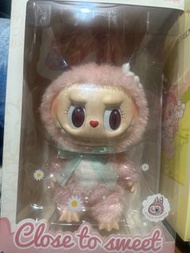 Labubu close to sweet 大甜心