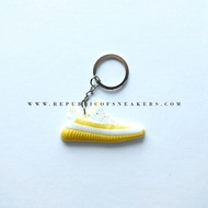 [2D KEYCHAIN] ADIDAS YEEZY BOOST 350 V2 CUSTOM KEYRING