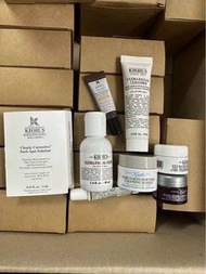 Kiehls Sample 科顏氏旅行裝8件套 ❶白泥面膜14ml ❷高保濕水40ml ❸紫波A面霜7ml ❹高保濕面霜7ml ❺高保濕潔面30ml ❻科顏氏淡斑精華4ml ❼A醇抗皺緊實精華4ml 