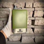 【全新行貨】Stanley史丹利戶外水壺，隨身小酒壺，不鏽鋼材質，金屬製造耐造有質感，戶外爆款商品。