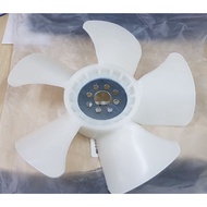 kubota D722 radiator cooling fan kubota