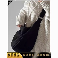 UR斜挎包包女2025大容量饺子包学生上课外出单肩斜挎托特包  Crossbody bag backpack