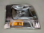⭐️ ไฟหรี่มุม โตโยต้า ไฮเอนด์ LH184 ปี 1999 ** ได้รับสินค้า 1 ชิ้น** สินค้าตรงตามรุ่น ไฟมุมรถตู้ ไฟเล